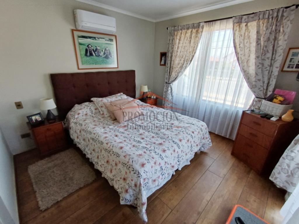 Casa Aislada con Departamento Independiente en Lomas de Lo Aguirre – 112 mt2