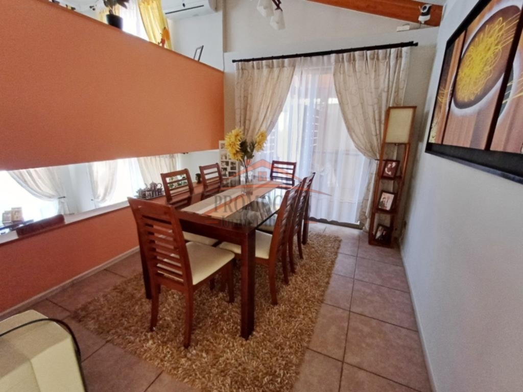 Casa Aislada con Departamento Independiente en Lomas de Lo Aguirre – 112 mt2