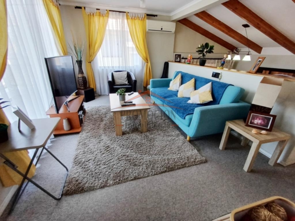 Casa Aislada con Departamento Independiente en Lomas de Lo Aguirre – 112 mt2