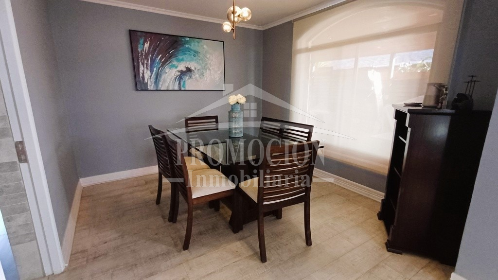 Casa con Piscina y Gran Terreno en Lomas de Lo Aguirre – 155 mt2