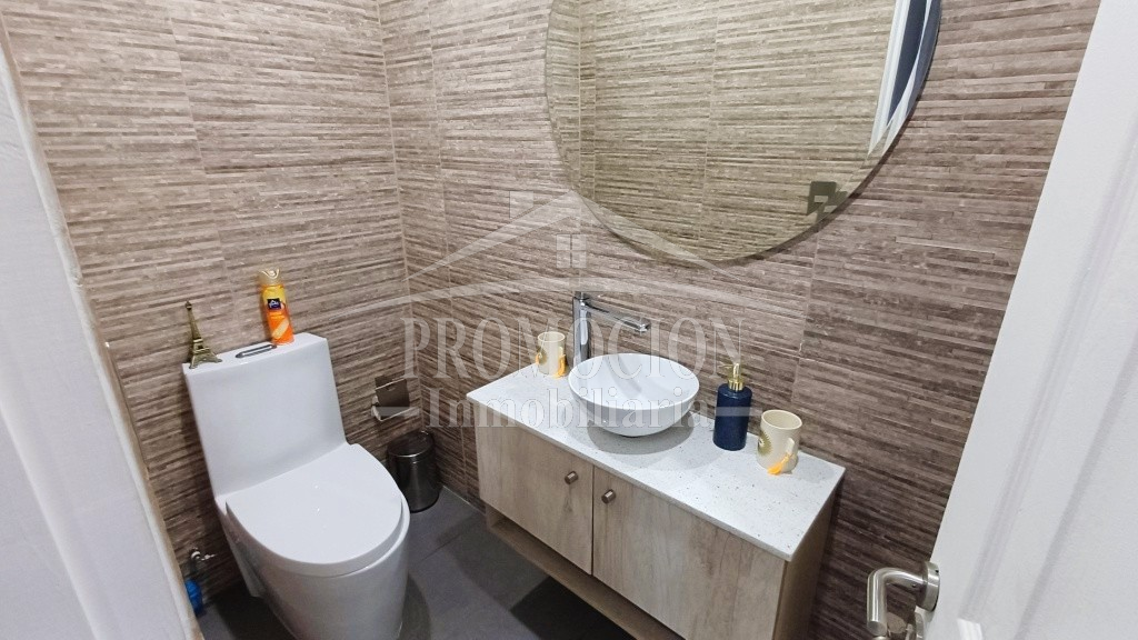 Casa con Piscina y Gran Terreno en Lomas de Lo Aguirre – 155 mt2