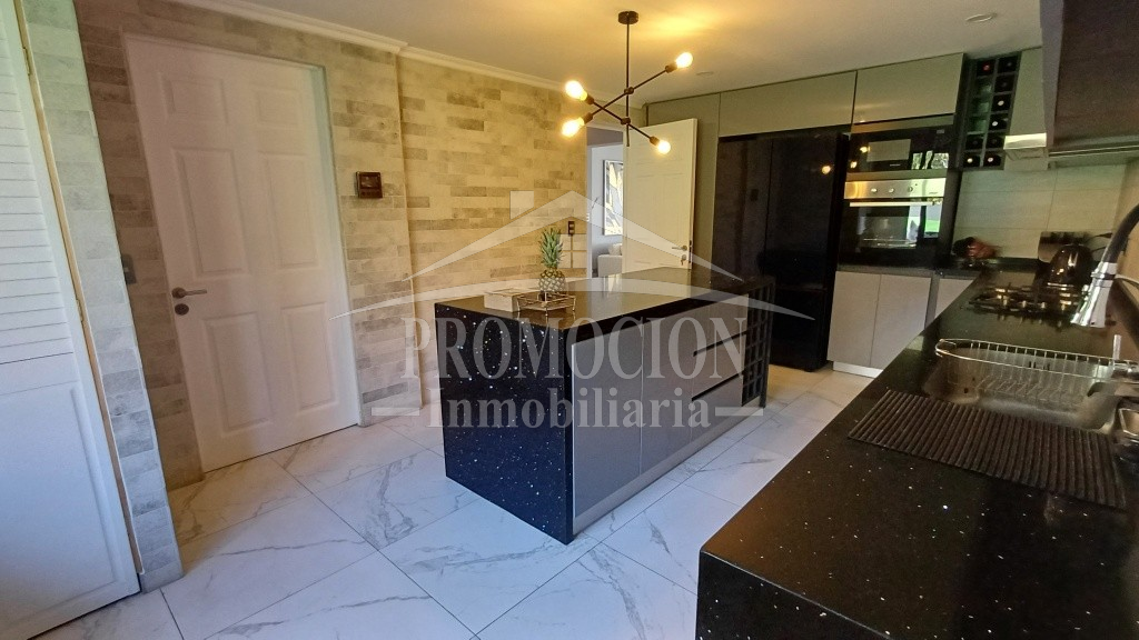 Casa con Piscina y Gran Terreno en Lomas de Lo Aguirre – 155 mt2