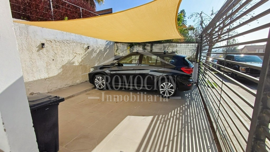 Casa con Piscina y Gran Terreno en Lomas de Lo Aguirre – 155 mt2