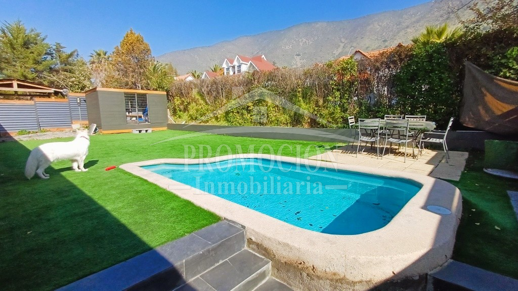 Casa con Piscina y Gran Terreno en Lomas de Lo Aguirre – 155 mt2