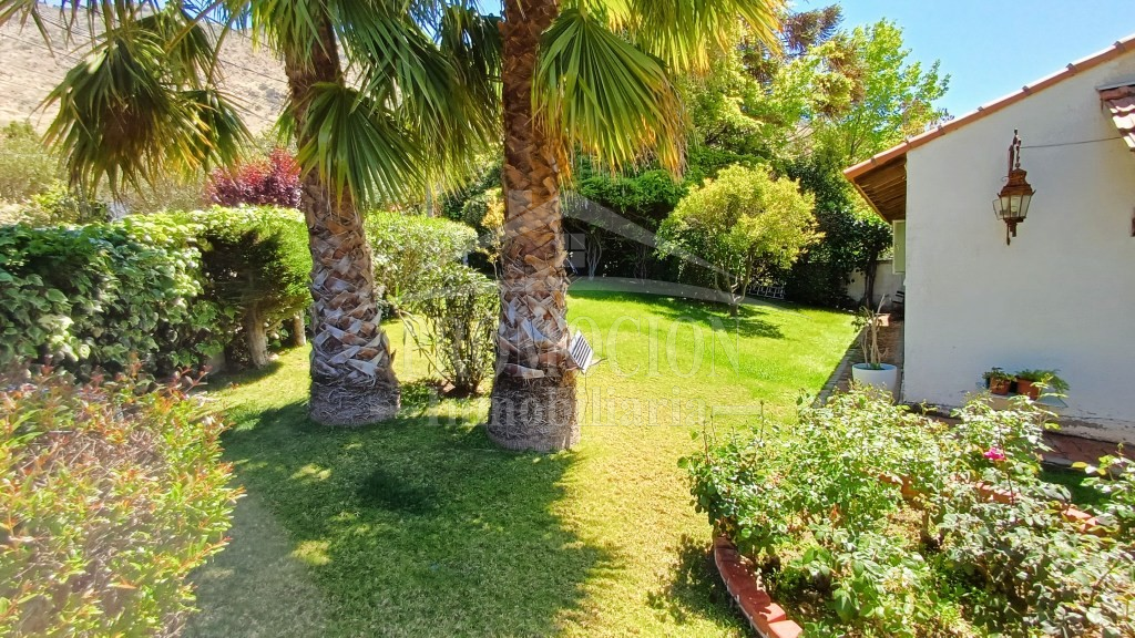 Casa en Calle Belén, Lomas de Lo Aguirre – 4D + 3B