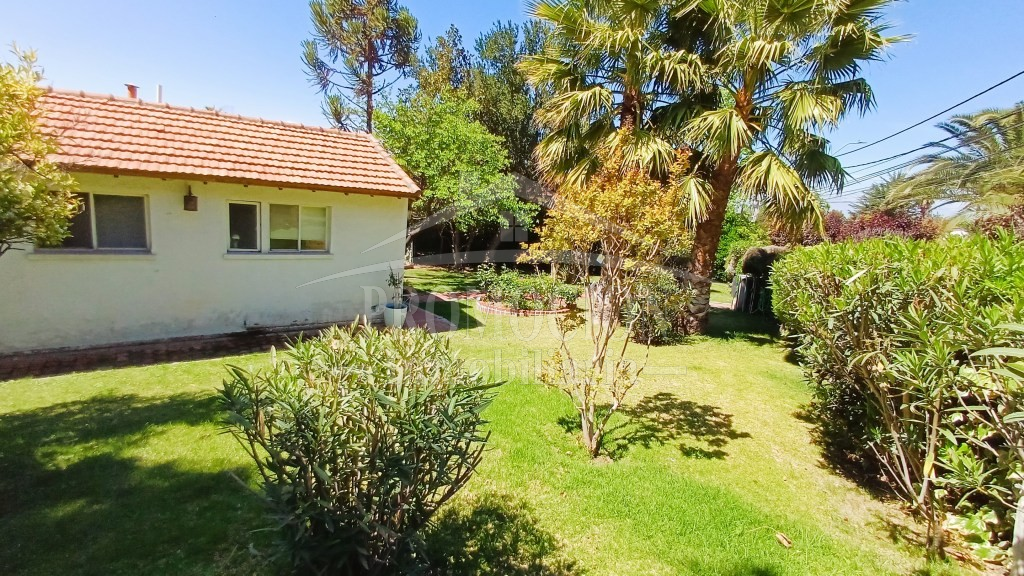 Casa en Calle Belén, Lomas de Lo Aguirre – 4D + 3B