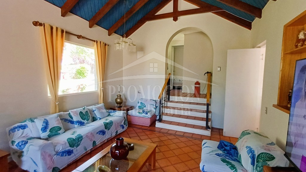 Casa en Calle Belén, Lomas de Lo Aguirre – 4D + 3B