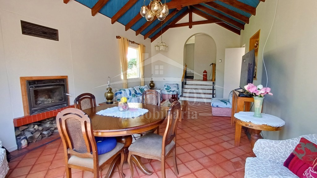 Casa en Calle Belén, Lomas de Lo Aguirre – 4D + 3B