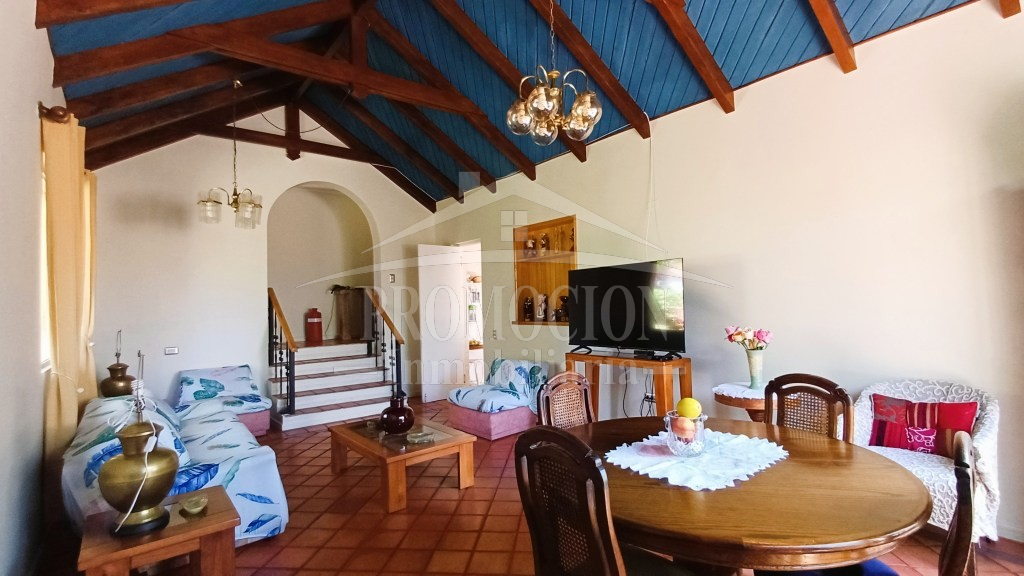 Casa en Calle Belén, Lomas de Lo Aguirre – 4D + 3B