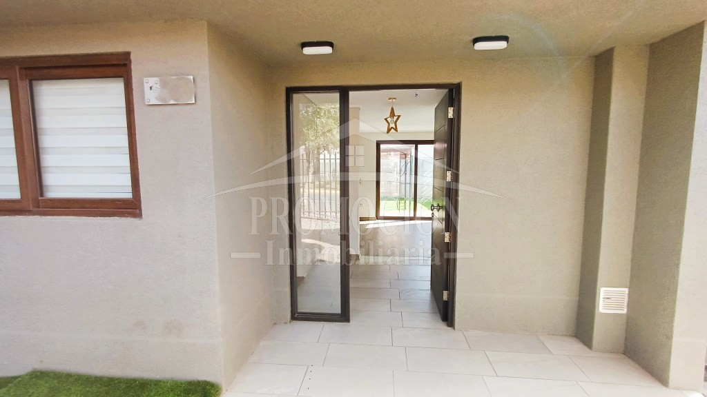 Casa Mediterránea en Sector Izarra, Ciudad de los Valles – 3D + 3B