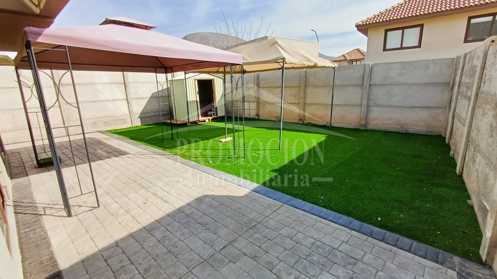 Casa Mediterránea en Sector Izarra, Ciudad de los Valles – 3D + 3B