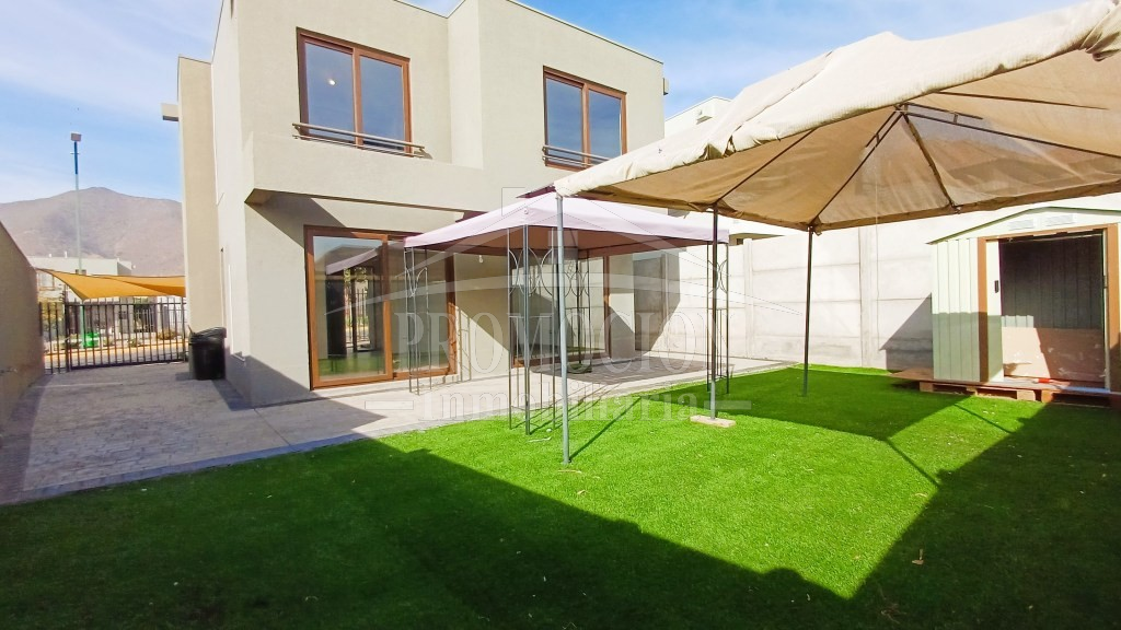 Casa Mediterránea en Sector Izarra, Ciudad de los Valles – 3D + 3B