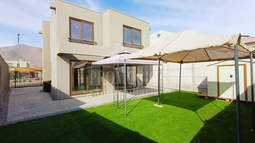 Casa Mediterránea en Sector Izarra, Ciudad de los Valles – 3D + 3B