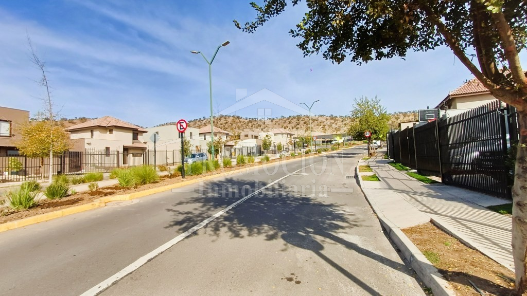 Casa Mediterránea en Sector Izarra, Ciudad de los Valles – 3D + 3B