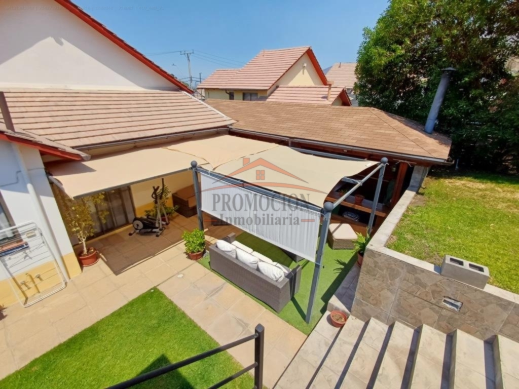 Casa Aislada con Departamento Independiente en Lomas de Lo Aguirre – 112 mt2